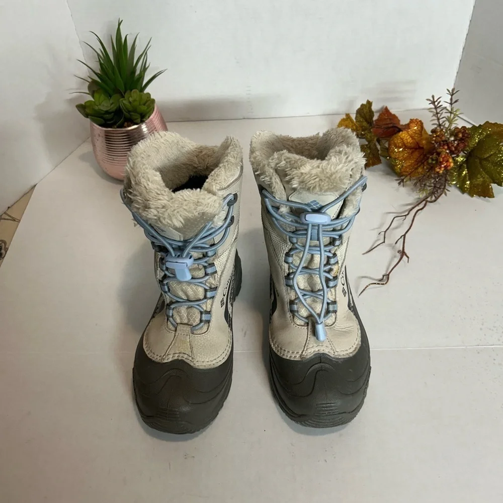 Columbia Cream and Gray Winter Boots
